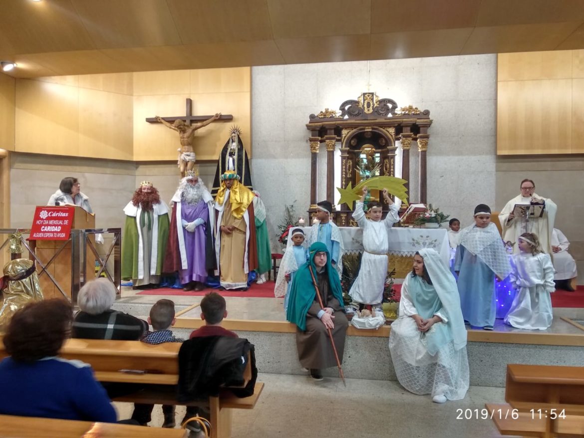 Imágenes de la visita de los Reyes Magos a la Parroquia de San Francisco Javier