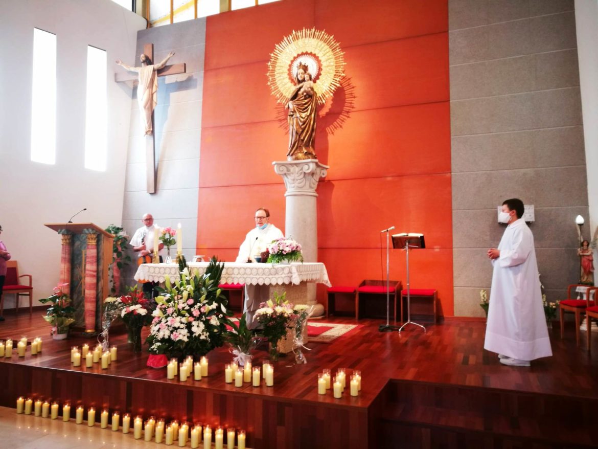 Ofrenda a la Virgen el día de la conmemoración de su Ascensión al Cielo (15 de Agosto)