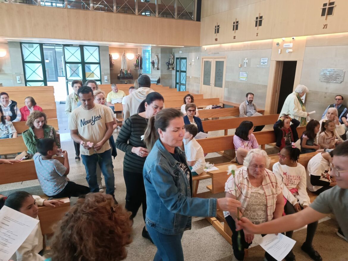 Ofrenda Floral a la Virgen de los niños y niñas de la Catequesis
